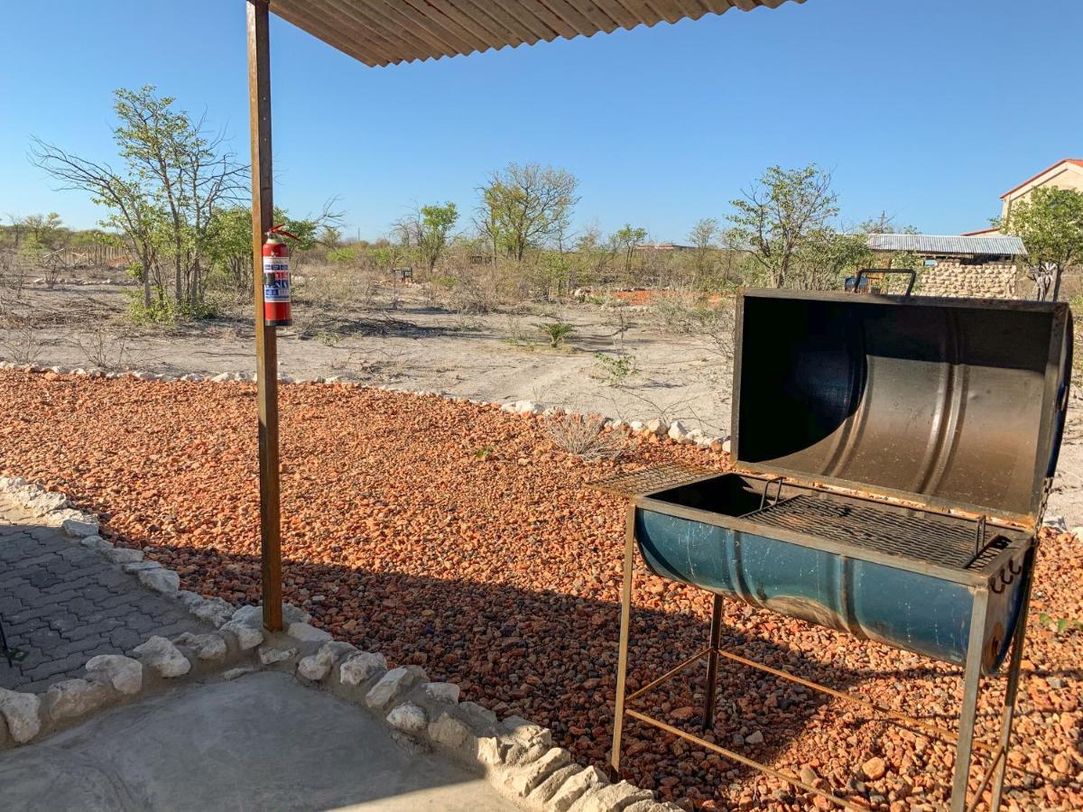 Etosha Trading Post Campsite Okaukuejo Buitenkant foto